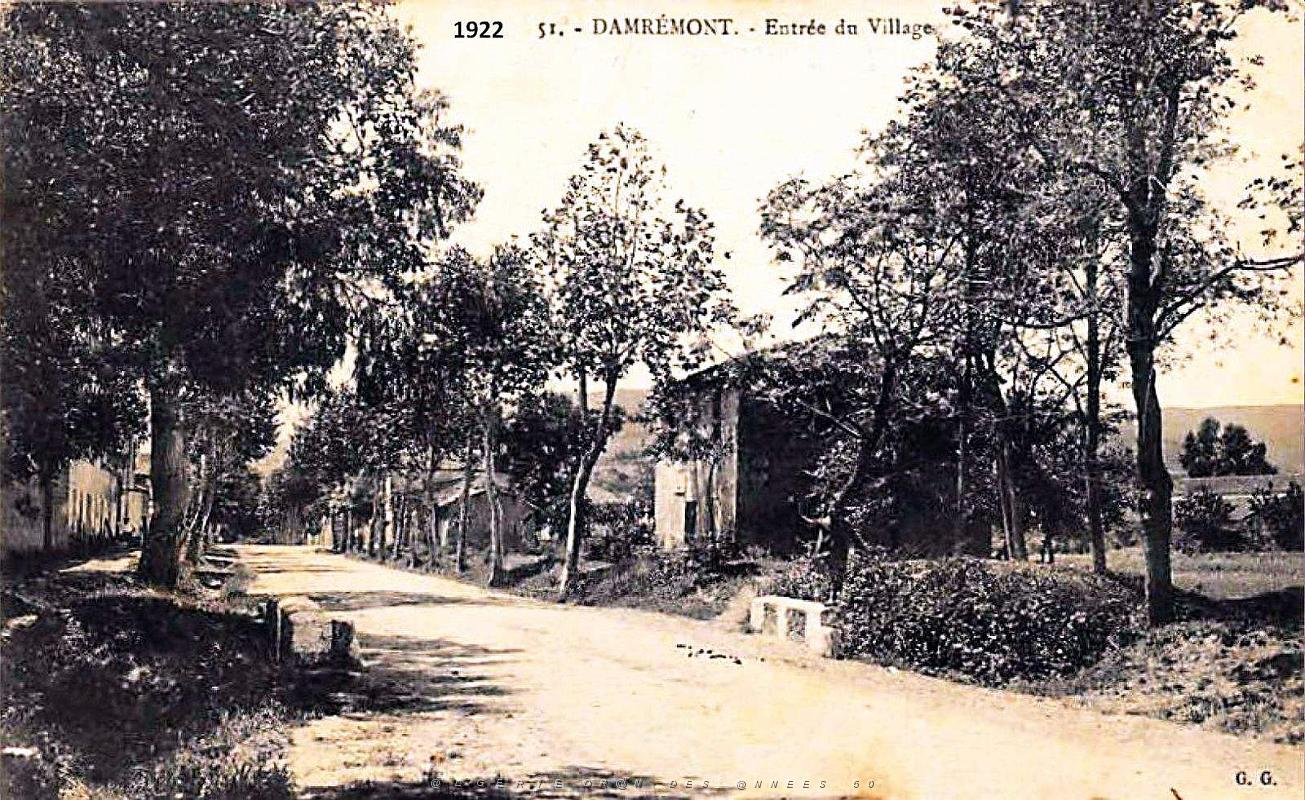 Damremont - Banlieue de Philippeville - Entree du Village- 1922.jpg